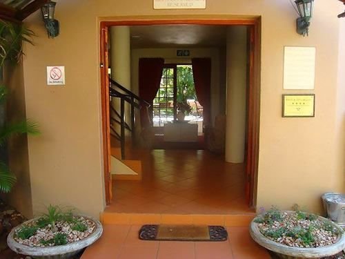 villa langa b and b