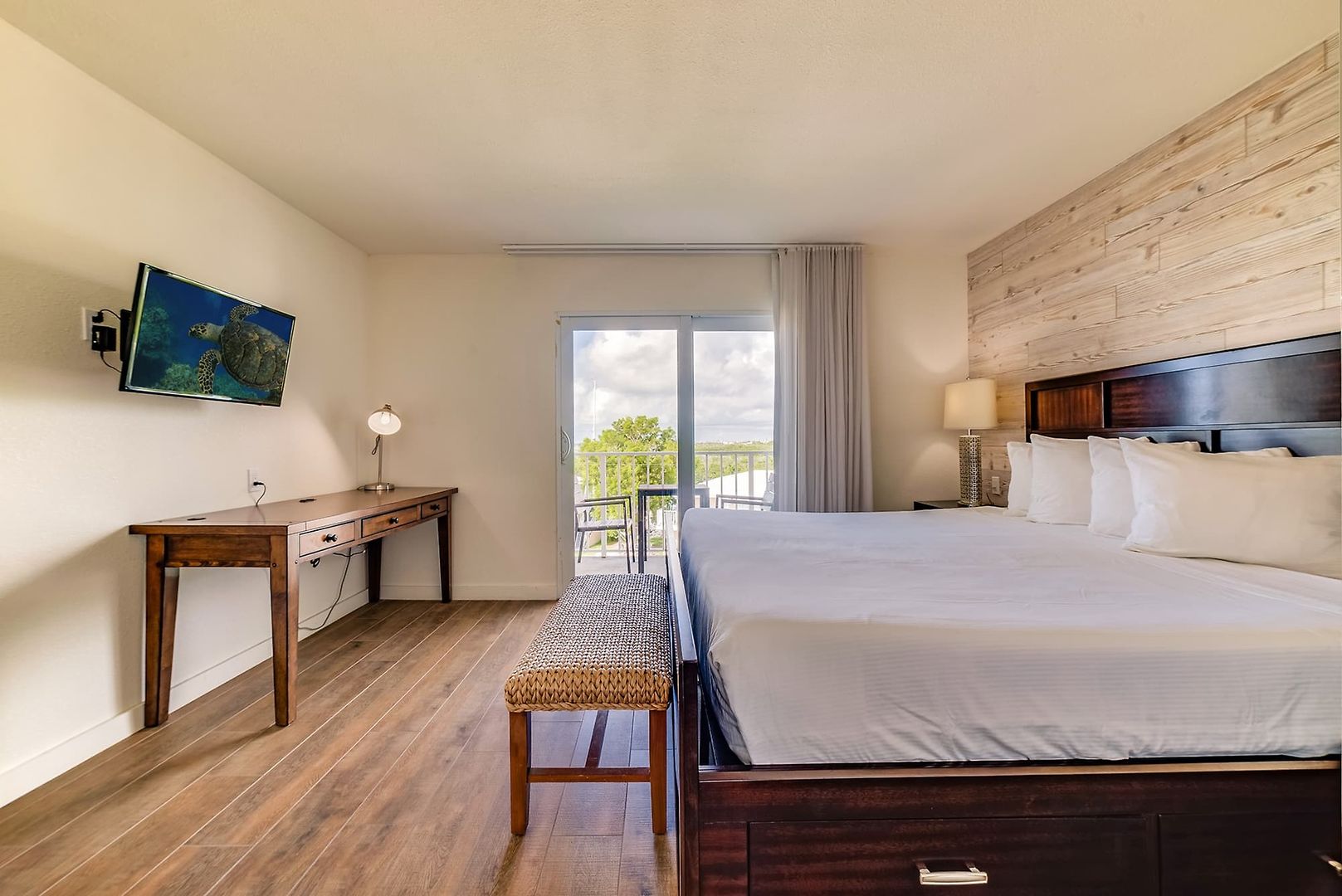 skipjack resort and marina