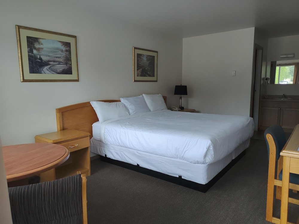 Chalet Inn,Terrace>>Kitimat,3 star