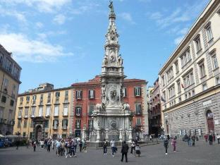 Top Floor,Piazza Garibaldi 73,4 star