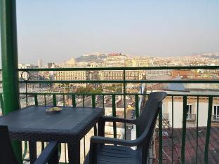 Top Floor,Piazza Garibaldi 73,4 star