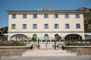 Hotel St. Giorgio,Castel San Giorgio>>Arzano,4 star