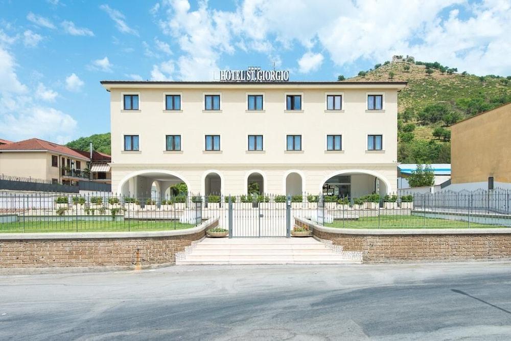 Hotel St. Giorgio,Castel San Giorgio>>Arzano,4 star