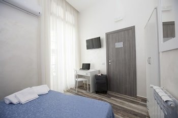Napoli Garibaldi Square,Casavatore>>Campania,2 star