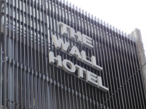 the wall hotel