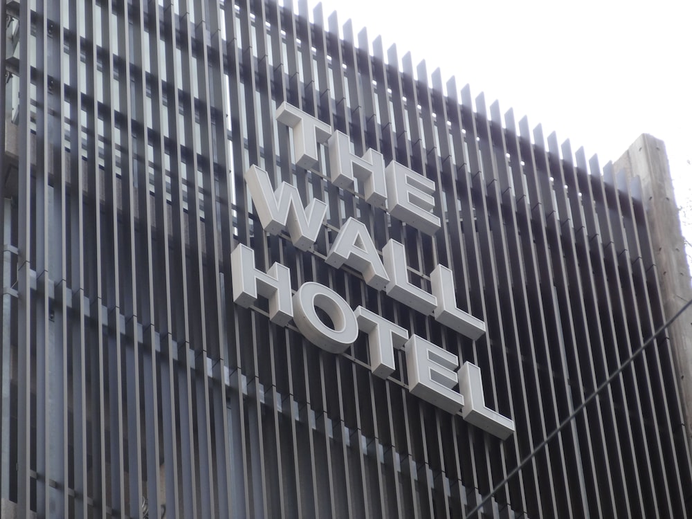 the wall hotel