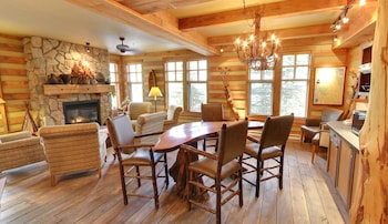 Embarc Panorama,Invermere>>British Columbia,4 star