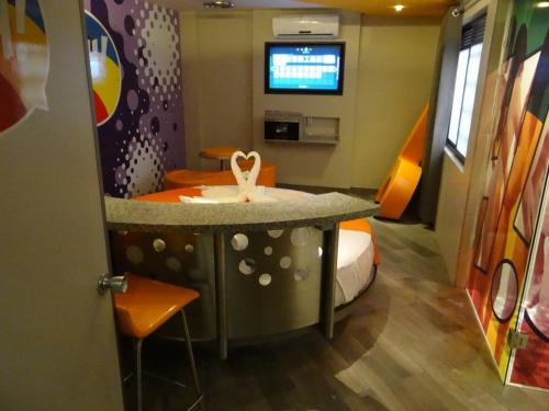 oh oriente hotel adults only