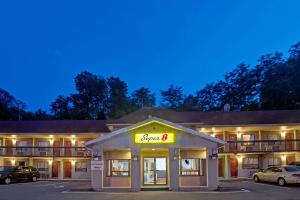 Super 8 By Wyndham Niagara Falls North,Niagara Falls>>London,3 star