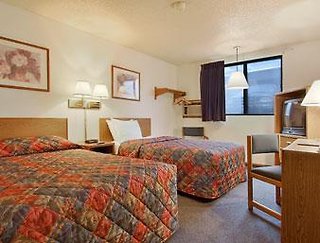 Super 8 By Wyndham Omaha/West Dodge,Douglas County>>Douglas,2 star