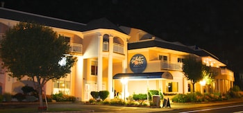 the white sands oceanfront resort and spa