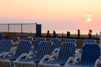 the white sands oceanfront resort and spa