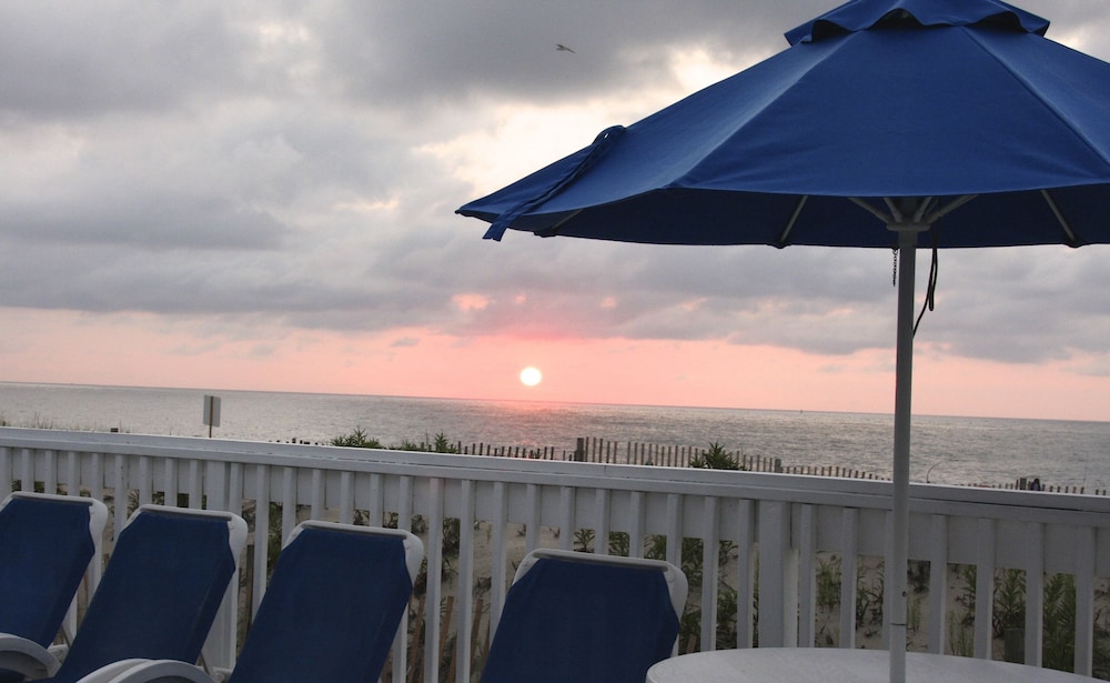 the white sands oceanfront resort and spa