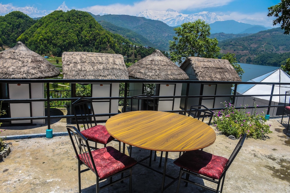 hotel seven lake paradise