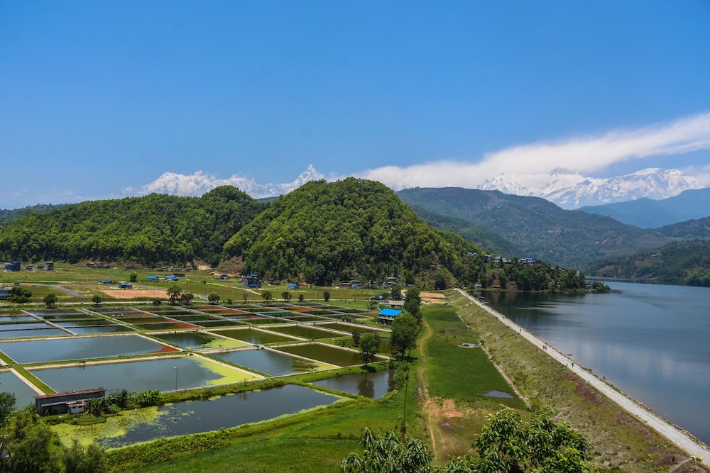 hotel seven lake paradise