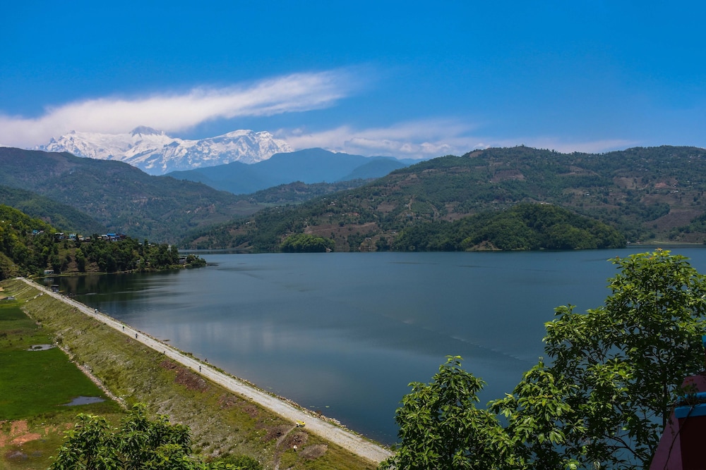 hotel seven lake paradise