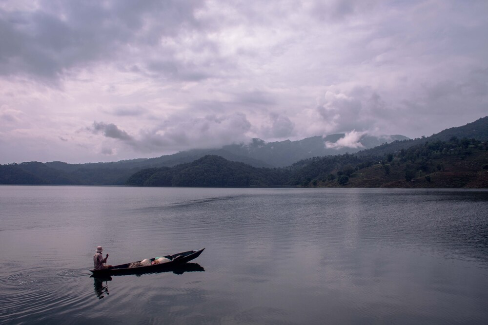 hotel seven lake paradise