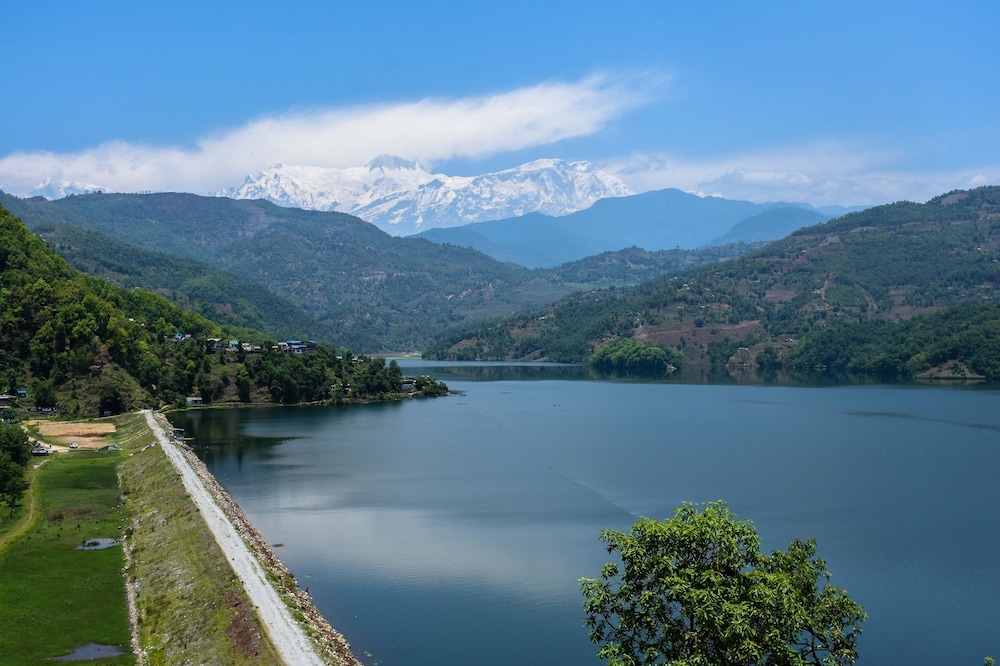 hotel seven lake paradise