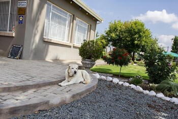 Die Kleipot Guesthouse,Near Colesburg Church,3 star