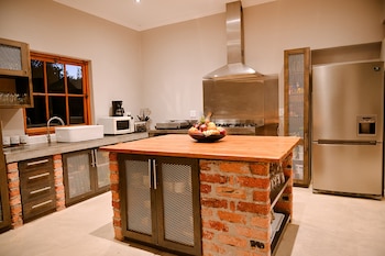 two fat owls guesthouse