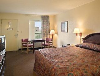 Super 8 By Wyndham Stafford,Dumfries>>Aquia Harbour,2 star