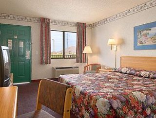 Super 8 By Wyndham Tucson/Grant Road Area Az,Pima>>Casas Adobes,2 star