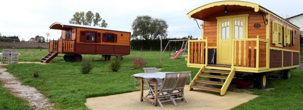 Les Roulottes De La Ferme Des Chanaux,Bellevue-La-Montagne>>Beaux,3 star