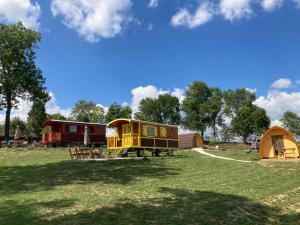 les roulottes de la ferme des chanaux