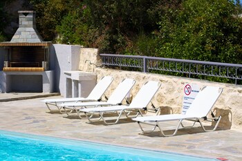 villa ikaros