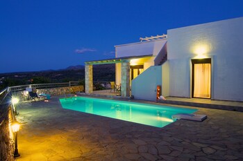 villa ikaros