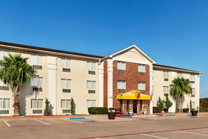 Super 8 By Wyndham Waco University Area