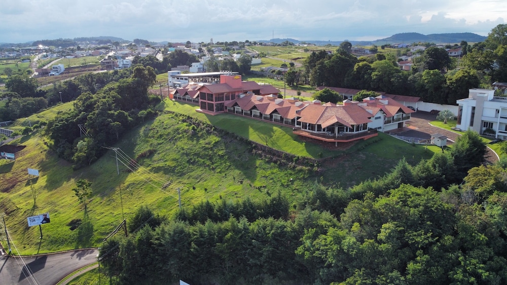 hotel lago dourado