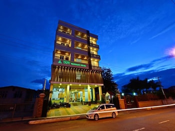 uct taunggyi hotel