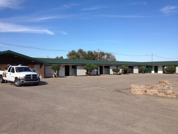 Hometown Inn By Oyo Lakin, Ks,Lakin>>Garden City,3 star