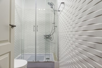 hostel seven hills adults only