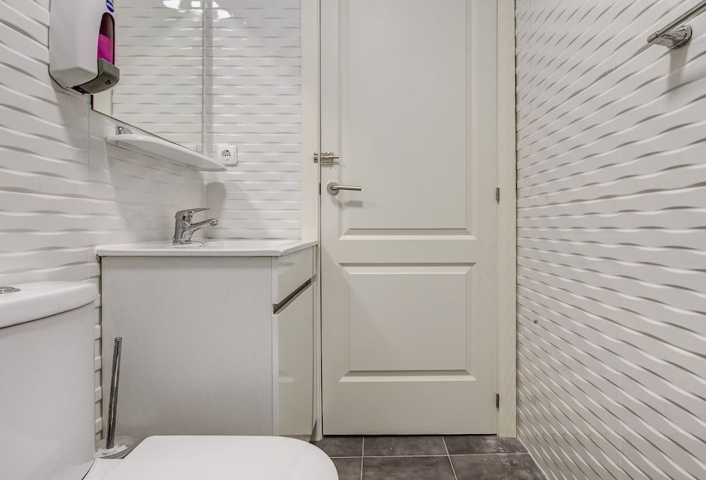 hostel seven hills adults only