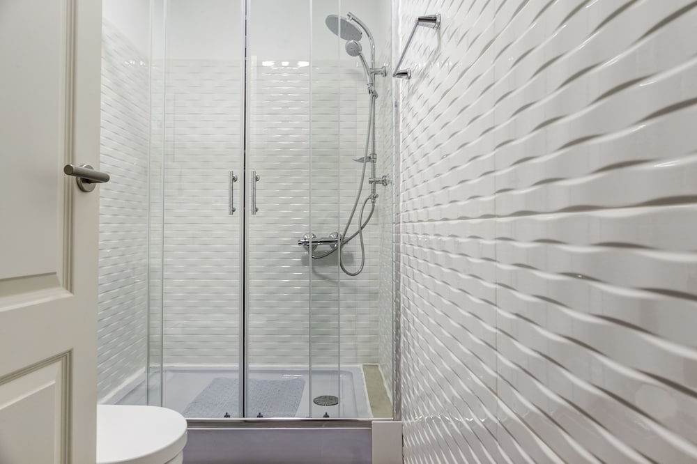 hostel seven hills adults only