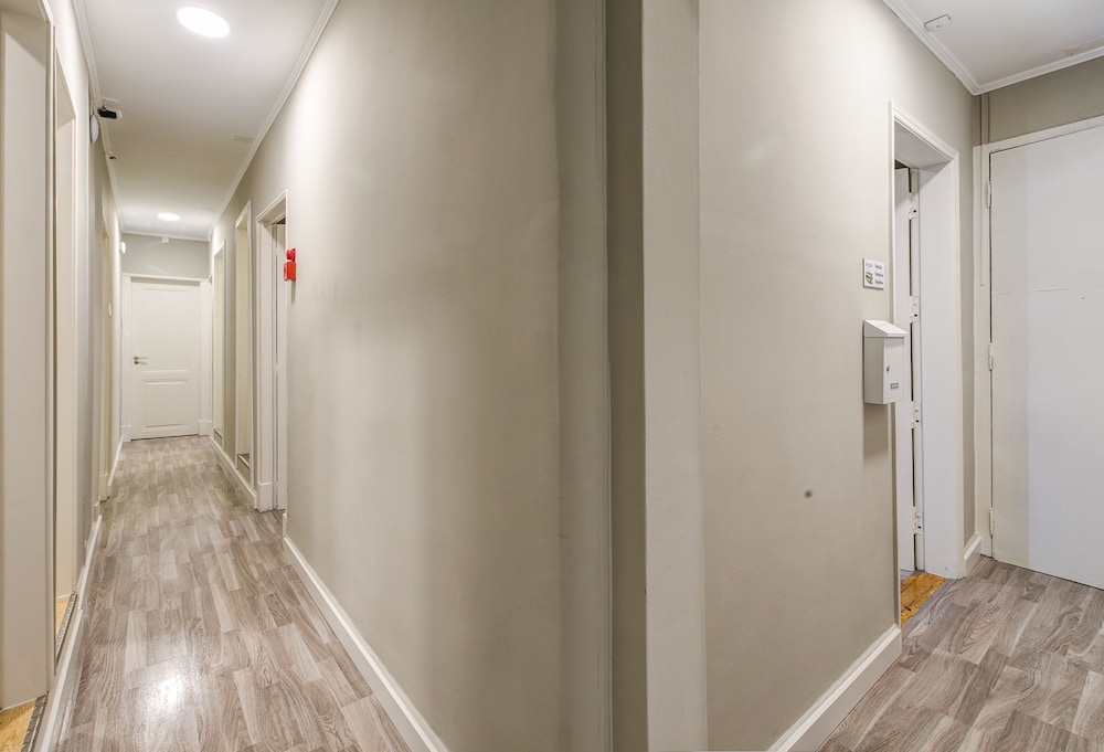 hostel seven hills adults only