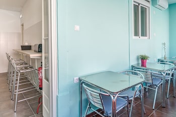 hostel seven hills adults only