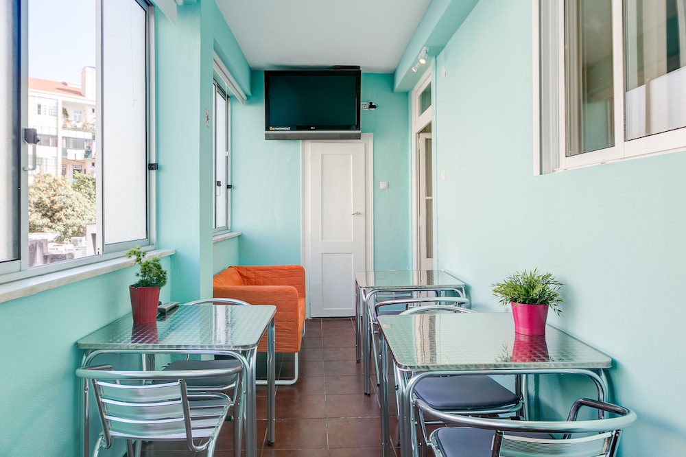 hostel seven hills adults only