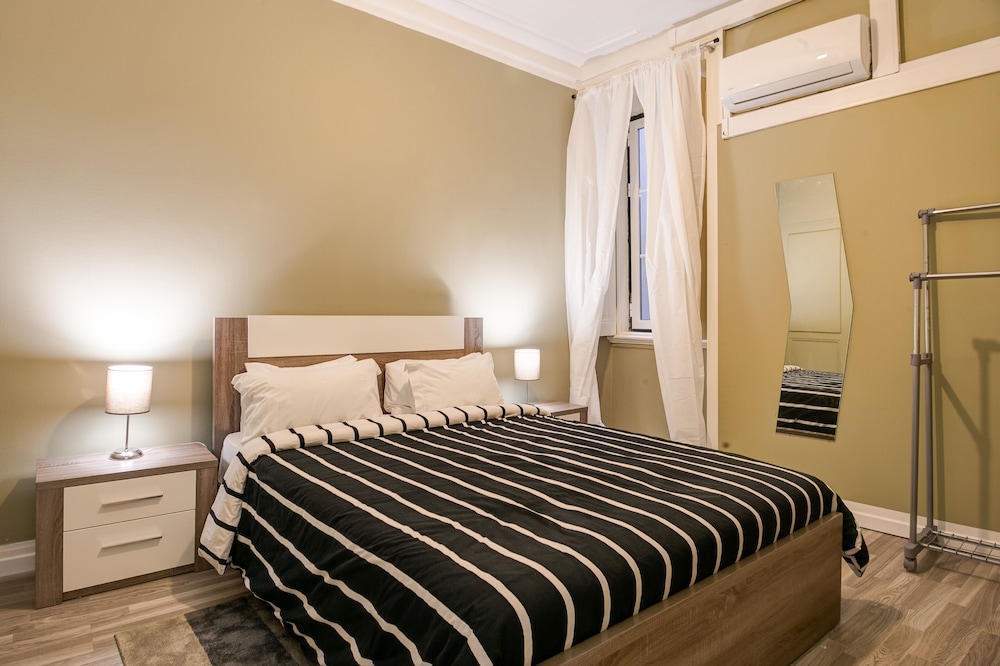 hostel seven hills adults only