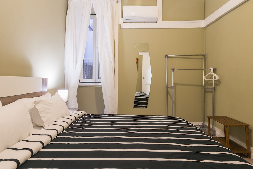 hostel seven hills adults only