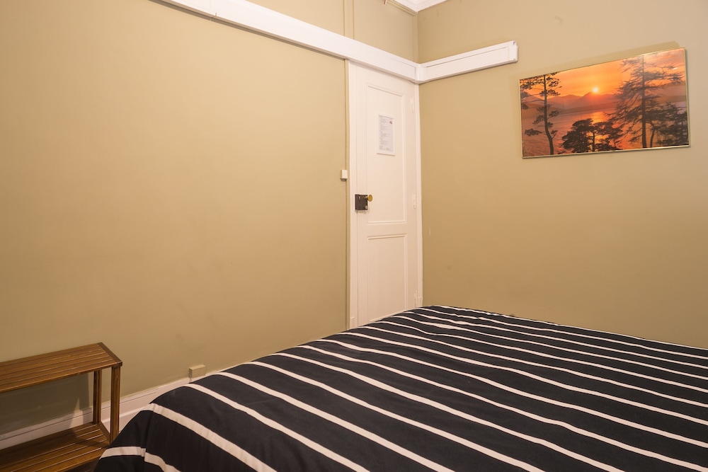 hostel seven hills adults only