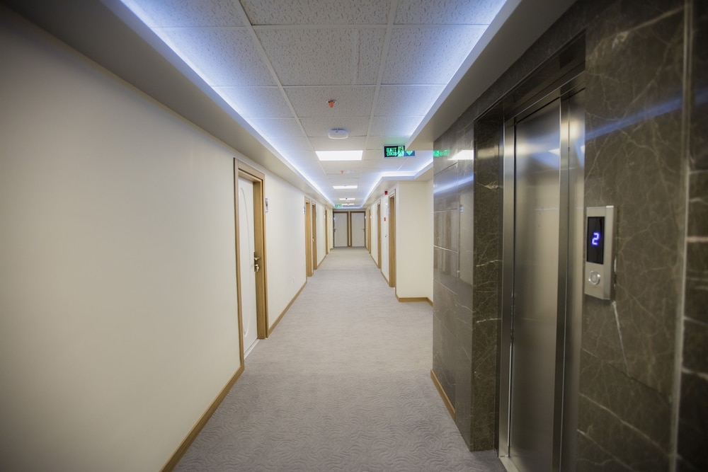 royal inci airport hotel