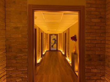 royal inci airport hotel