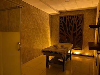 royal inci airport hotel