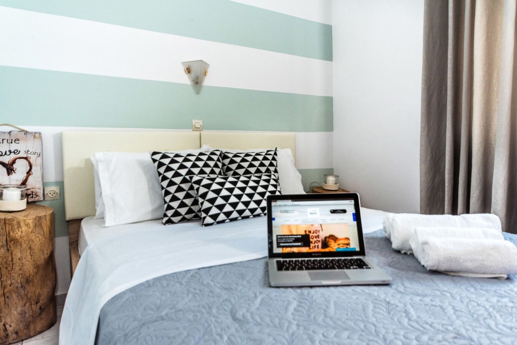 ikaros suites