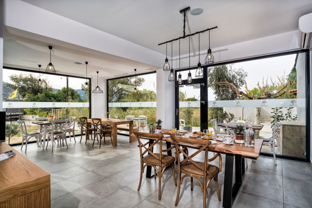 ikaros suites