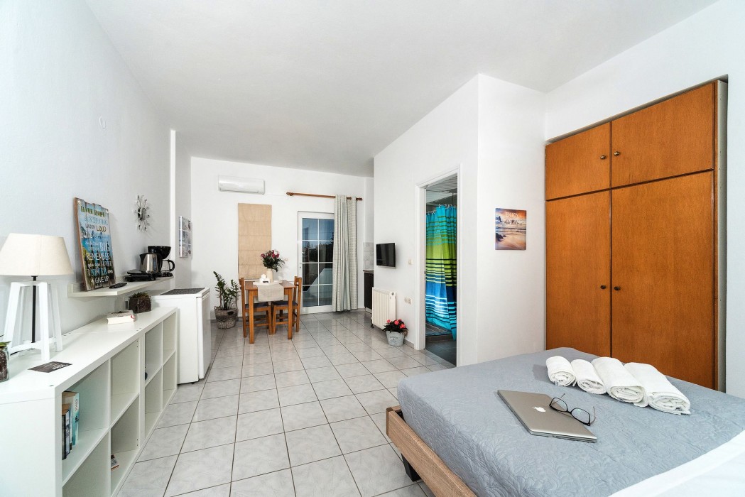 ikaros suites