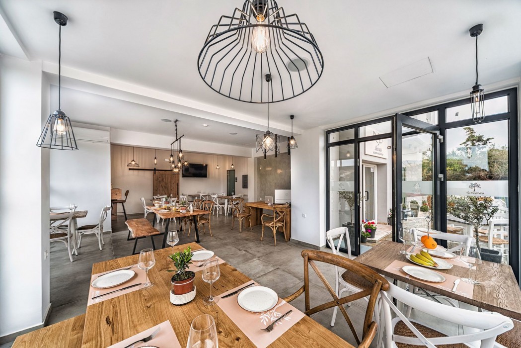 ikaros suites